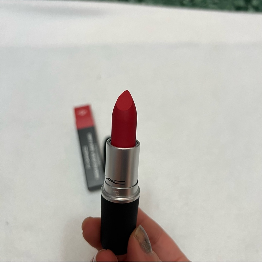 mac powder kiss lipstick 922 werk werk werk Jan sale - Picture 4 of 13